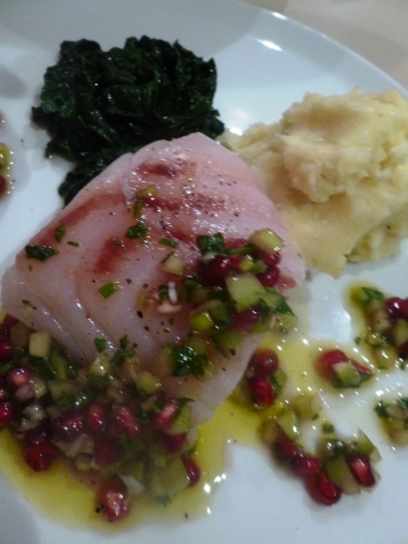 Cabillaud, Huile de Pépins de Raisins, Romarin, Basilic, Coriandre, Ail, Citron, Epinards, Beurre, Lait Battu, Muscade, Grenade, Jeunes Oignons, Concombre, Persil Plat