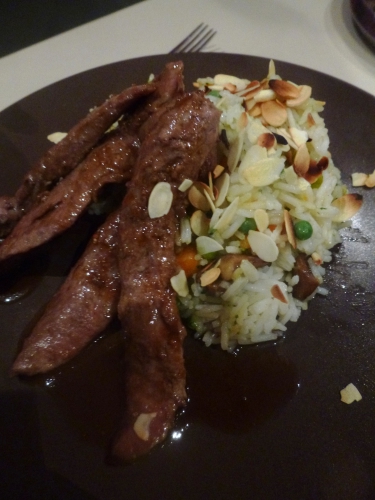 Canard, Basmati, Riz, Sauce au sirop de mandarines, amandes éffilées, 5 épices, piment d'espelette, broccoli, petits pois, salade romaine, betterave chiogga, patate douce, champignons de Paris, bouillon de volaille,