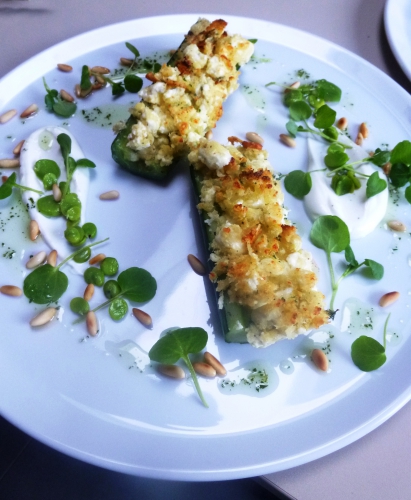 concombre,panko,feta,thym,ail,yaourt grec,fèves des marais,citron,huile de pépins de raisins,menthe,pignons de pin,huile d'olive,cresson,pourpier