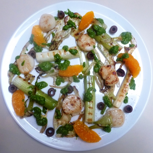 coquilles st jacques,sel maldon,mycrio,oranges,olives noires,fenouil,poireaux,cresson,persil,moutarde,condiment balsamique blanc,citron,noisettes,huile d'olive