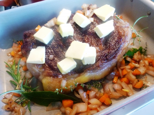 boeuf,dierendonck,simmenthal,romarin,laurier,thym,echalote,oignon,carotte,crème,pommes de terre,graisse d'oie,jmabon cru,ail,fleur de sel,moutarde,tierentyn,fond de veau,oignons doux,parmesan