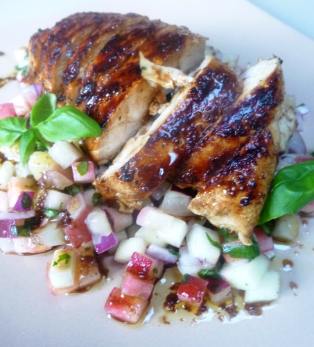 pêches,poulet,vinaigre balsamique,vinaigre de vin blanc,oignon nouge,basilic,piment d'espelette,ail,gingembre,sirop d'erable