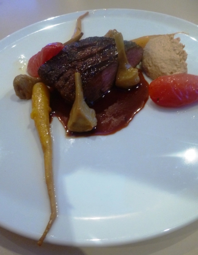 presa,iberique,iberico,porc,confiture d'olives noires,sauce soja,miel au romarin,romarin,thym,ail,vinaigre balsamique blanc,artichauts,jambon cru,vin blanc,bouillon de volaille,carottes du doubs,carottes,céleri,oignon,poireau,coriandre,cumin,paprika doux,cayenne,huile d'olive,tomates,tahine,poischiches,citron,orange,laurier,miel