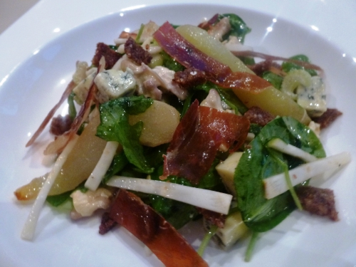 epinards,roquette,noix,noix de grenoble,jambon de bayonne,pain de seigle,poires,conférence,beurre clarifié,bleu de gèx,céleri blanc,céleri rave,fruit de la passion,vinaigre de cidre,moutarde de dijon,miel,vinaigre balsamique,huile de tournesol,huile de noix