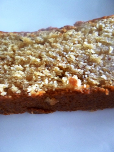 yaourt grec,oeufs,beurre,farine fermentante,poudre d'amandes,bicarbonate,sirop d'érable,caramel liquide,pralin,sucre roux,gousses de vanille