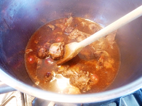 betterave jaune,vinaigre de xères,piment d'espelette,navet boule d'or,scorcenere,carottes,panais,poire,girolles,crème,orange,fond de gibier,fond de volaille,chocolat,cerises du nord,canard sauvage,clou de girofle,fleur de sel