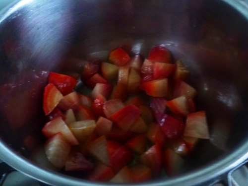 choufleur,edamame,avocat,furikake,maquereau,betterave,gros sel,piment d'espelette,sambal oelek,vin rouge,fond de volaille,sucre,pectine,vinaigre de xères,vinaigre de cidre,clous de girofle,baies de genièvre,coriandre,orange,cassonade,colorant rouge