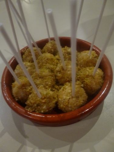 crottins de chèvre,miel,poire,amandes,noix,raisins secs blonds,pistaches