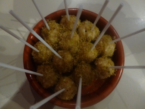 crottins de chèvre,miel,poire,amandes,noix,raisins secs blonds,pistaches