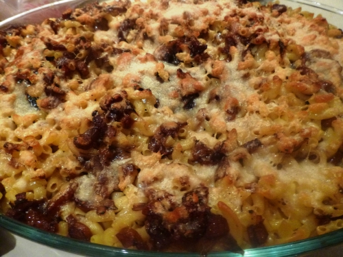 Coquillettes, Parmesan, Joues de Veau, Bouillon de Boeuf, Vin Rouge, Carottes, Oignons, Poireau, Ail, Beurre 