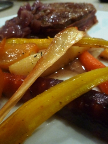 charolais,boeuf,prosciutto,jambon cru,oignons rouges,romarin,karmeliet,carottes,navets boule d'or,panais,miel de romarin,ail