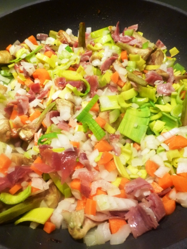 parmesan,persil,pain,piment d'espelette,artichaut,lactaire,coriandre,ail,fond de volaille,vin blanc,oignon,céleri,poireau,carotte,laurier,orange,romarin,thym