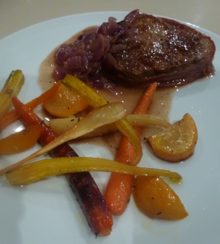 charolais,boeuf,prosciutto,jambon cru,oignons rouges,romarin,karmeliet,carottes,navets boule d'or,panais,miel de romarin,ail