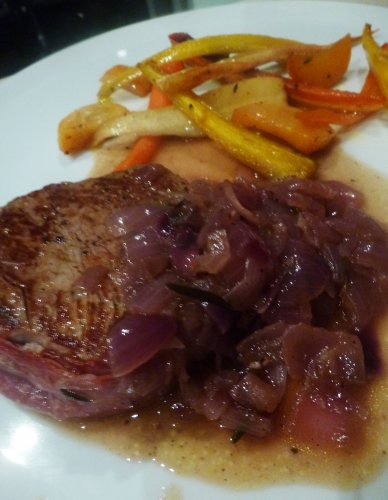 charolais,boeuf,prosciutto,jambon cru,oignons rouges,romarin,karmeliet,carottes,navets boule d'or,panais,miel de romarin,ail