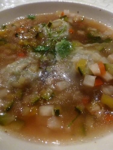 queue de boeuf,os à moêle,carottes,oignons,ail,poireau,céleri,courgette,céleri rave,romarin,thym,laurier,persil,girofle,farine,oeufs,morilles,echalotes,noilly prat,vermouth,crème,ciboulette,cerfeuil