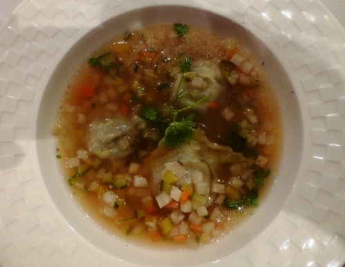 queue de boeuf,os à moêle,carottes,oignons,ail,poireau,céleri,courgette,céleri rave,romarin,thym,laurier,persil,girofle,farine,oeufs,morilles,echalotes,noilly prat,vermouth,crème,ciboulette,cerfeuil