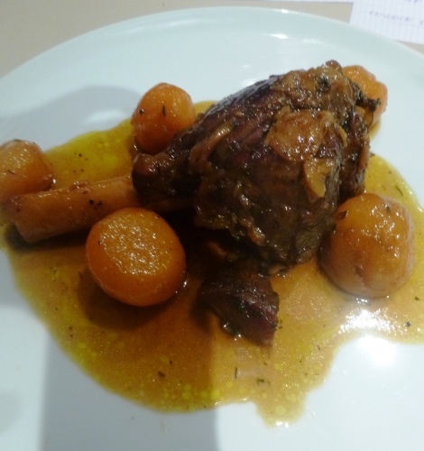 agneau,souris d'agneau,romarin,serpolet,thym,myrthe,origan,marjolaine,laurier,miel,vinaigre de xères,vin blanc,bouillon de légumes,fond de veau brun,ail,carottes,navets,boule d'or,oignons,echalote,safran,cumin