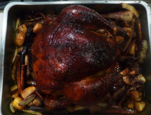 châpon,foie gras,foies de volaille,carottes,navets,boule d'or,oignons rouges,ail,romarin,thym,boscoop,pommes,chourouge,panais,racine de persil,topinambours,dattes,medjoul,marrons,pistaches,bouillon de volaille,farce fine de volaille,baies de genièvre,graisse de canard,girofle,miel liquide,4 epices,oeuf,petit suisse,muscade,persil,ciboulette,pain d'epices,calvados,cayenne,cidre,cassonade,gingembre,chutney de mangues,vinaigre de xères