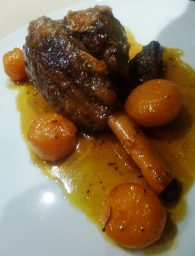 agneau,souris d'agneau,romarin,serpolet,thym,myrthe,origan,marjolaine,laurier,miel,vinaigre de xères,vin blanc,bouillon de légumes,fond de veau brun,ail,carottes,navets,boule d'or,oignons,echalote,safran,cumin