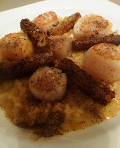 carnarolli,arborio,vermouth,echalote,coquilles st jacques,scorcenere,mimolette,bouillon de volaille,poudre de morilles,crème epaisse,huile de noisettes,céleri blanc