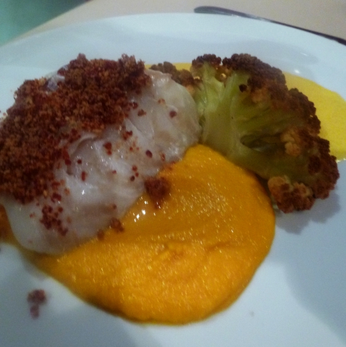 jambon de bayonne,panko,choufleur,oeufs,beurre clarifié,piment de cayenne,citron,zeste de citron,skrei,cabillaud,ail,romarin,coriandre,gingembre,carottes,cumin,crème,bouillon de volaille,piment,echalote,bière blanche,huile de pépins de raisins