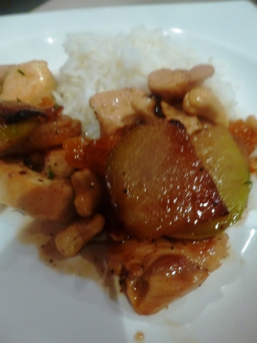 poulet,chou-rave,abricots secs,noix de cajou,fond de volaille,sirop d'erable,thym,citron