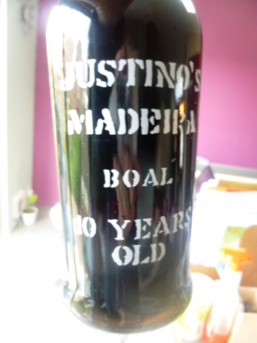 langue de veau,pied de veau,fond de veau,carottes,poireau,céleri,ail,oignons,echalotes,poivre,beurre,farine,champignons,madère,romarin,thym,laurier,concentré de tomates