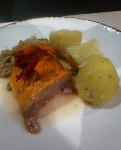 filet mignon de porc,porc,jambon de bayonne,cheddar,oignons,coeurs de laitue,sauge,thym,laurier,vin blanc