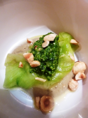 comcombre,vinaigre blanc,sucre,graines de coriandre,aubergines,ail,cumin,huile d'olive,basilic,parmesan,pignons de pin,graines de potiron,huile de graines de potiron,persil,noisettes,crème epaisse