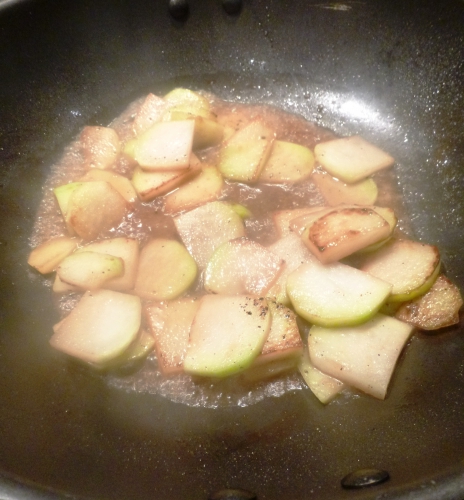 poulet,chou-rave,abricots secs,noix de cajou,fond de volaille,sirop d'erable,thym,citron