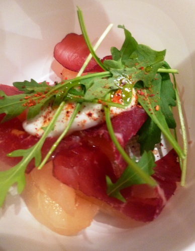 bresaola,ricotta,gorgonzola,piment d'espelette,huile d'olive,roquette,poire,vinaigre balsamique