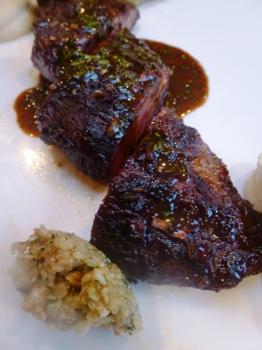 quinoa,noix,cerfeuil,mirin,citron vert,huile d'olive,chouxfleurs,amandes,crème epaisse,crème liquide,lait,bouillon de volaille,muscade,pluma,citronelle,ail,gingembre,soja,vinaigre de xères,feuilles keffir,pâte de tamarin,fond de volaille,sauce huître,piment,tomates,carottes,champignons,coriandre,menthe