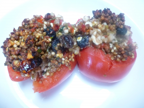 tomates,sarrasin,gingembre,feta,oignons,tomates confites,raisins secs,basilic,sauce soja