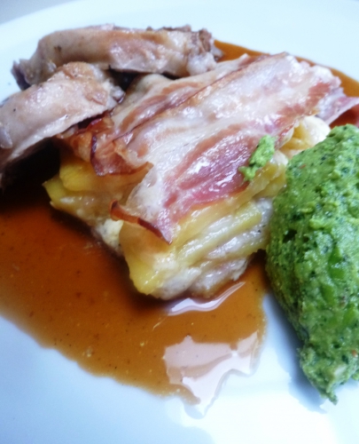 agneau de texel,parmesan,epaule d'agneau,désossée,carotte,oignon,ail,echalote,vin blanc,fond brun de veau,fond d'agneau,girofle,pommes de terre,lard fûmé,lard demi-sel,gruyère,crème epaisse,petits pois,menthe,pignons de pin,cresson,huile d'olive,citron