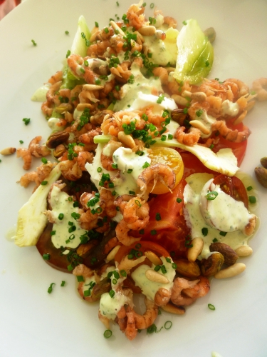 marmande,green zebra,noir de crimée,cherry tomate,tomate tigre,huile d'olive,vinaigre balsamique,pignons,pistaches,artichaut,citron,citron vert,avocat,piment d'espelette,pesto,mozzarella,mayonnaise,yaourt,crevettes grises,ciboulette