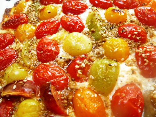 farine,seigle,graines de sésame,piment d'espelette,chèvre frais,tomates cerises,sucre roux,pesto rouge,beurre