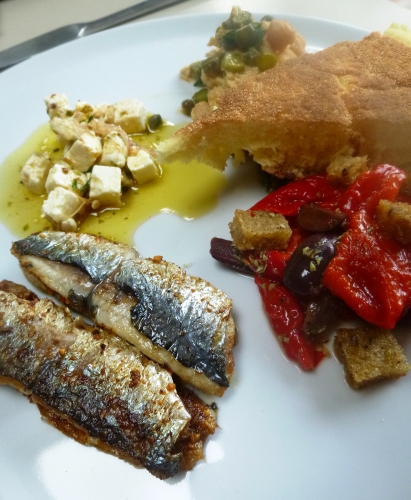 sardines,paprika,pistaches,noisettes,amandes,cumin,huile d'olive