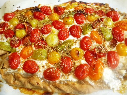 farine,seigle,graines de sésame,piment d'espelette,chèvre frais,tomates cerises,sucre roux,pesto rouge,beurre