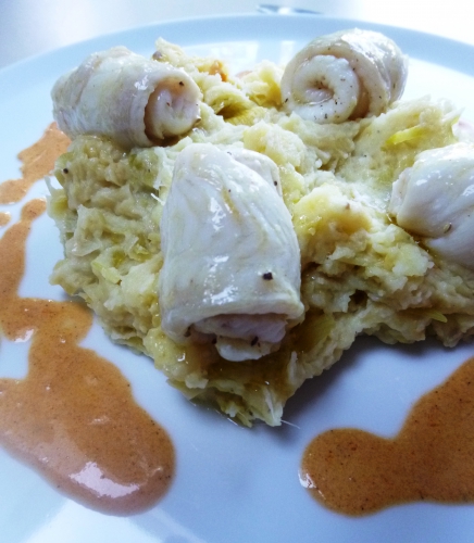 pommes de terre,poireaux,echalotes,crème,muscade,soles,citronelle,gingembre,citron vert,beurre,crème epaisse,crevettes grises,carottes,céleri,concentré de tomates,bouillon de volaille,vin blanc