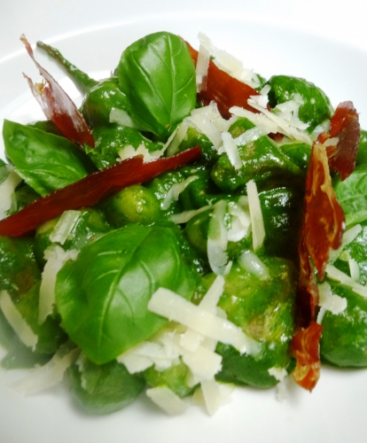 Gnocchi, Bouillon de Volaille, Citron, Artichauts, Basilic, Epinards, Parmesan, Jambon de Teruel, Huile d'Olive, Maïzena