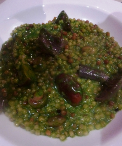 fregola sarde,echalote,ail,noilly prat,crème,parmesan,beurre,agarics,lactaires,cèpes,champignons de paris,pieds bleus,huile d'olive,shiitake,poireau,carottes,origan,thym,persil,roquette,estragon,ciboulette,cerfeuil,oignons,epinards,citron