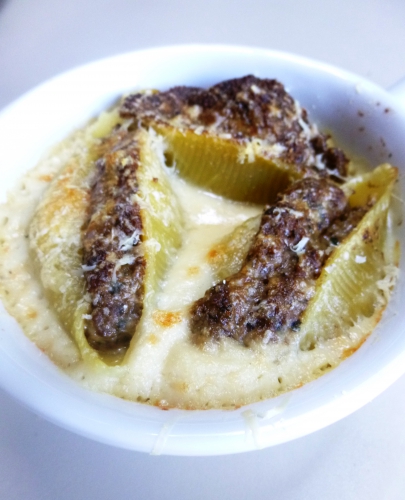 Céleri Rave, Cumin, Bouillon de Volaille, Lait, Crème Epaisse, Conchiglioni, Champignons de Paris, Cèpes, Truffes, Crème Liquide, Piment d'Espelette, Parmesan, Ail, Persil