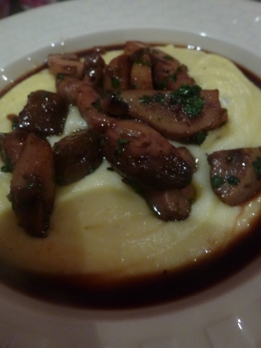 Pommes de Terre, Ail, Bintjes, Aligot, Tome Fraiche de l'Aubrac, Cèpes, Persil, Porto, Fond Brun, Beurre, Crème, Echalotes, Miel