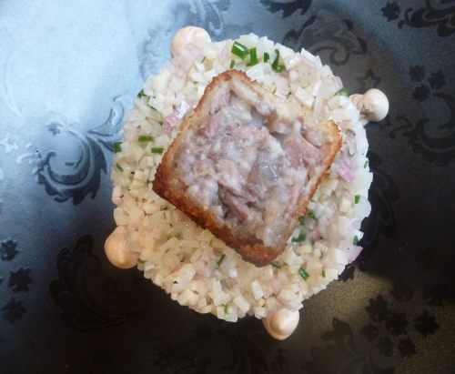 porc,pieds de porc,laurier,thym,carottes,oignons,echalotes,céleri rave,moutarde,crème,vinaigre,vinaigre de xères,huile d'arachide,huile de noisettes