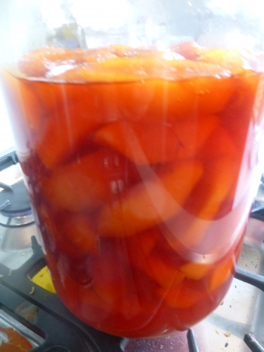 Coings, Sucre, Safran, Clous de Girofle, Citrons, Gingembre, 4 épices, Beurre 