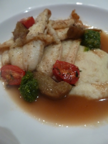 sole,farine,beurre,citron,tomates cerises,ail,thym,huile d'olive,persil,noisettes,parmesan,artichauts,bouillon de volaille,jambon d'ardenne,grains de coriandre,persil tubéreux,crème epaisse,echalotes,vinaigre aux échalotes,panko,sauce soja