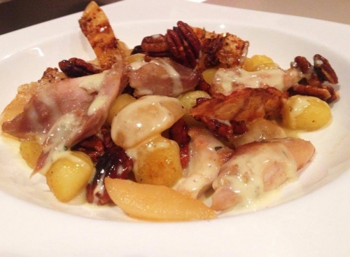 cuisses de poulet,gnocchi,sauge,stilton,crème,noix de pécan,poires,sucre