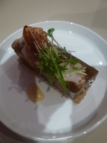 lapin,râbles,bouillon de volaille,aneth,agar agar,gélatine,pain gris,moutarde,cressonette,cresson,graines de moutarde,vinaigre de sushi,oignons grelots,huile d'olive