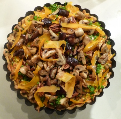 farine,beurre,mimolette,oeuf,champignin de paris,marrons,champignons sauvages,carottes,echalotte,lard,citron,ail,cerfeuil,noix de pécan,crème,persil,vinaigre de xères,vinaigre balsamique,cayenne,muscade