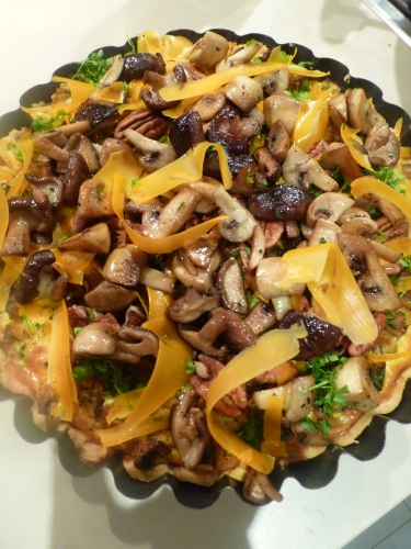 farine,beurre,mimolette,oeuf,champignin de paris,marrons,champignons sauvages,carottes,echalotte,lard,citron,ail,cerfeuil,noix de pécan,crème,persil,vinaigre de xères,vinaigre balsamique,cayenne,muscade